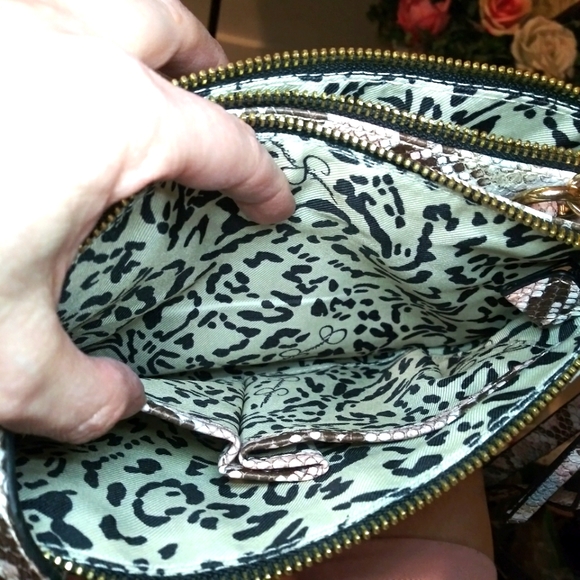 Jessica Simpson New Without Tags Camille Pink & Blue Snake Print Crossbody Purse - Picture 11 of 15